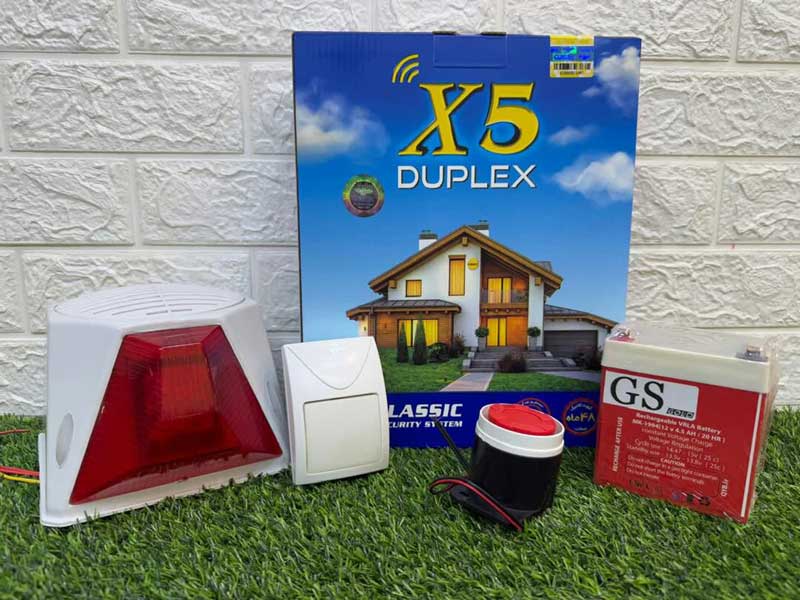 پکیج دزدگیر سیم کارتی ایکس پنج (X5 DUPLEX) با 1 عدد چشمی فوتال و بلندگو آژیر دارای فلاشر، یک سیستم امنیتی کارآمد برای حفاظت از اماکن شما. این پک شامل چشمی فوتال برای تشخیص حرکت و بلندگو آژیر با فلاشر برای اعلام هشدار است تا امنیت شما به بهترین شکل تضمین شود.