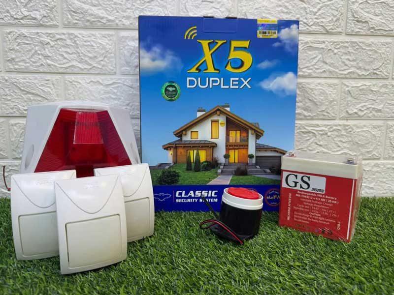 پکیج دزدگیر سیم کارتی ایکس پنج (X5 DUPLEX) شامل 3 عدد چشمی فوتال و بلندگو آژیر با فلاشر است. این سیستم امنیتی پیشرفته برای محافظت از اماکن مختلف طراحی شده است و با قابلیت شناسایی حرکت دقیق و هشدار فوری از طریق آژیر و فلاشر، اطمینان از امنیت شما را فراهم می‌آورد. یک انتخاب عالی برای امنیت کامل محل زندگی یا کسب و کار شما.